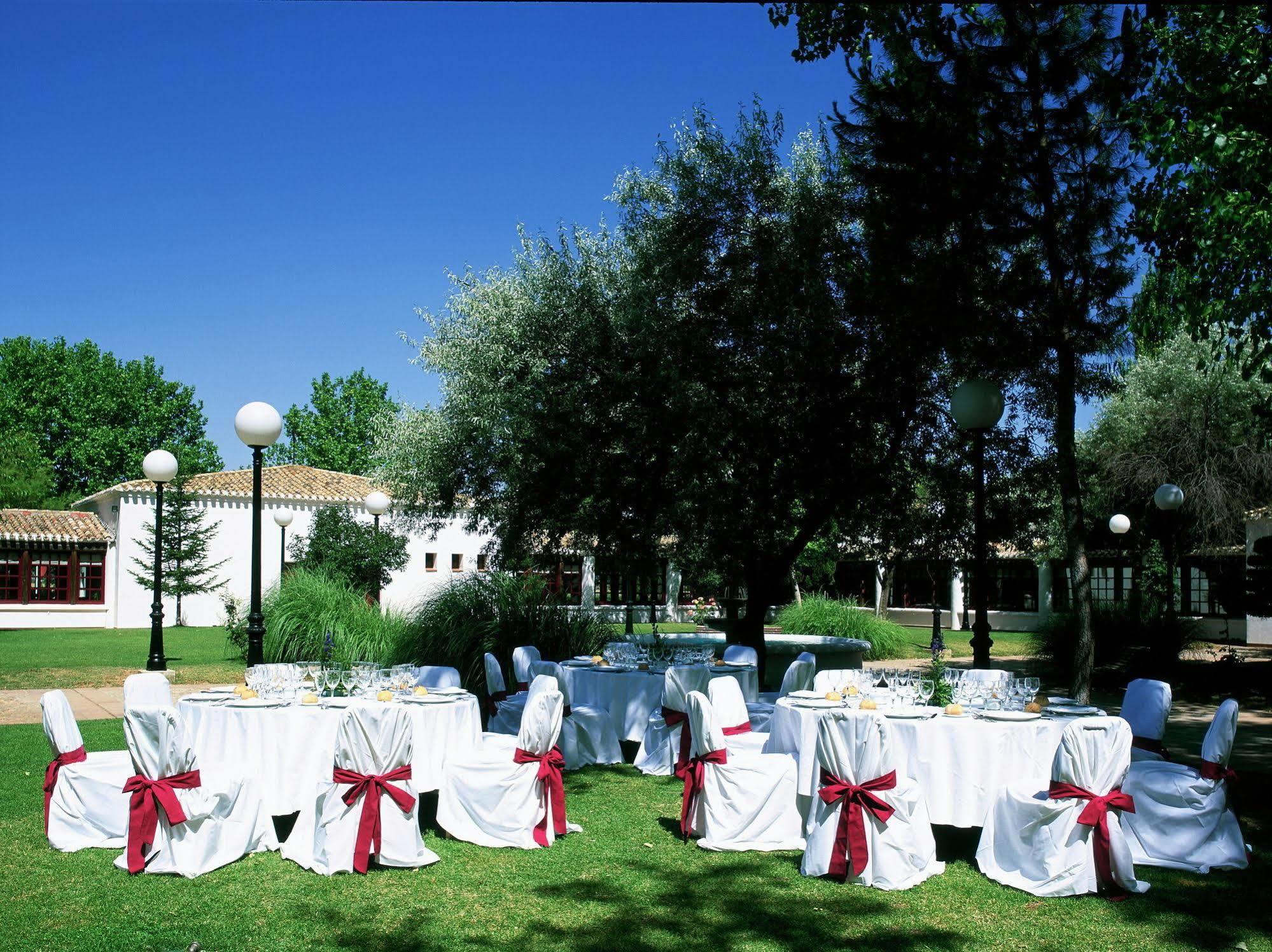 Parador De Albacete Exterior photo