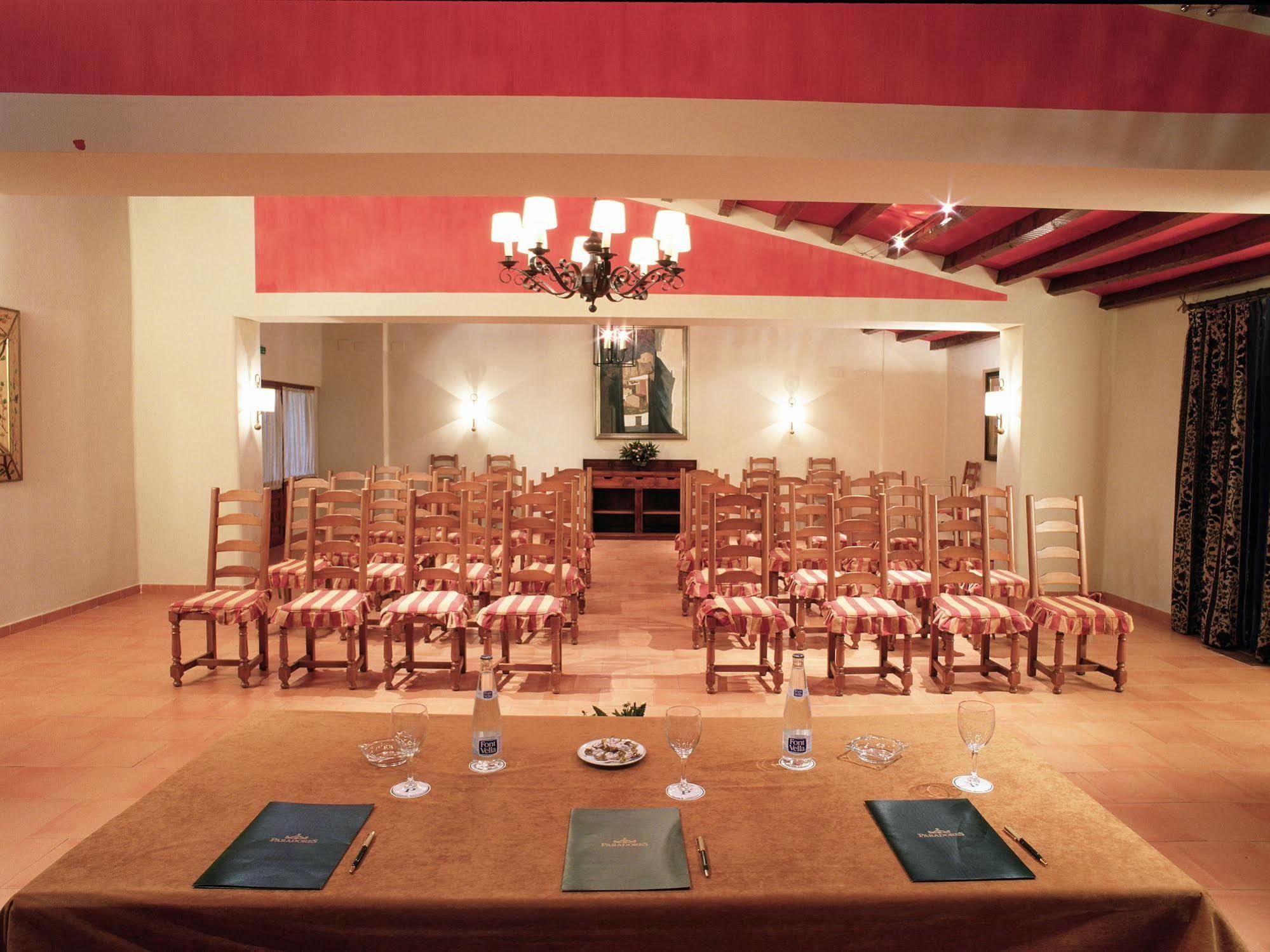 Parador De Albacete Exterior photo