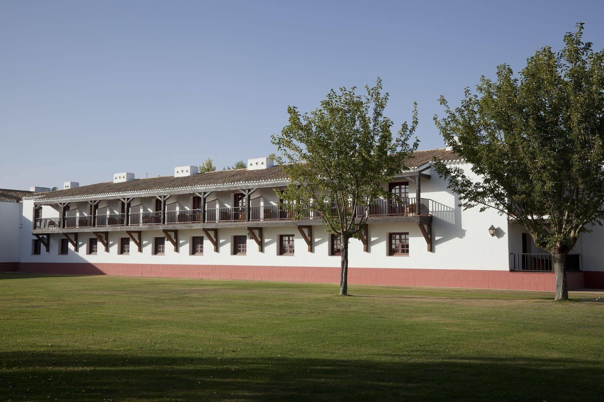 Parador De Albacete Exterior photo
